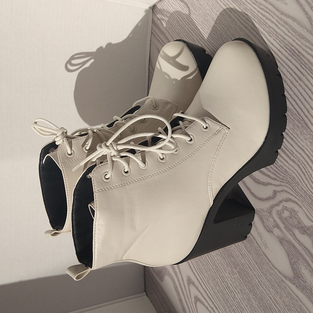 Lacey Ivory Lace-Up Platform Ankle Boots Lightweight Block Heel Size 10M